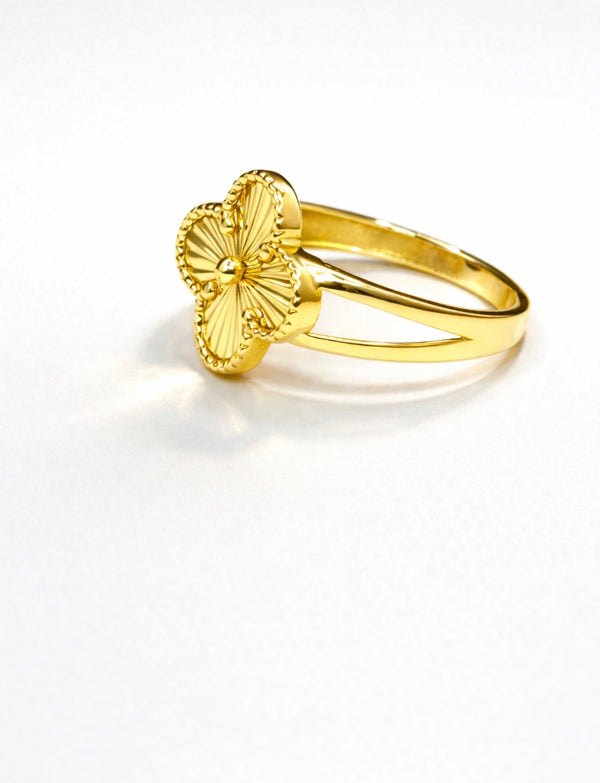 10K Solid Italian Gold Clover Ring — Certified Fine Jewelry